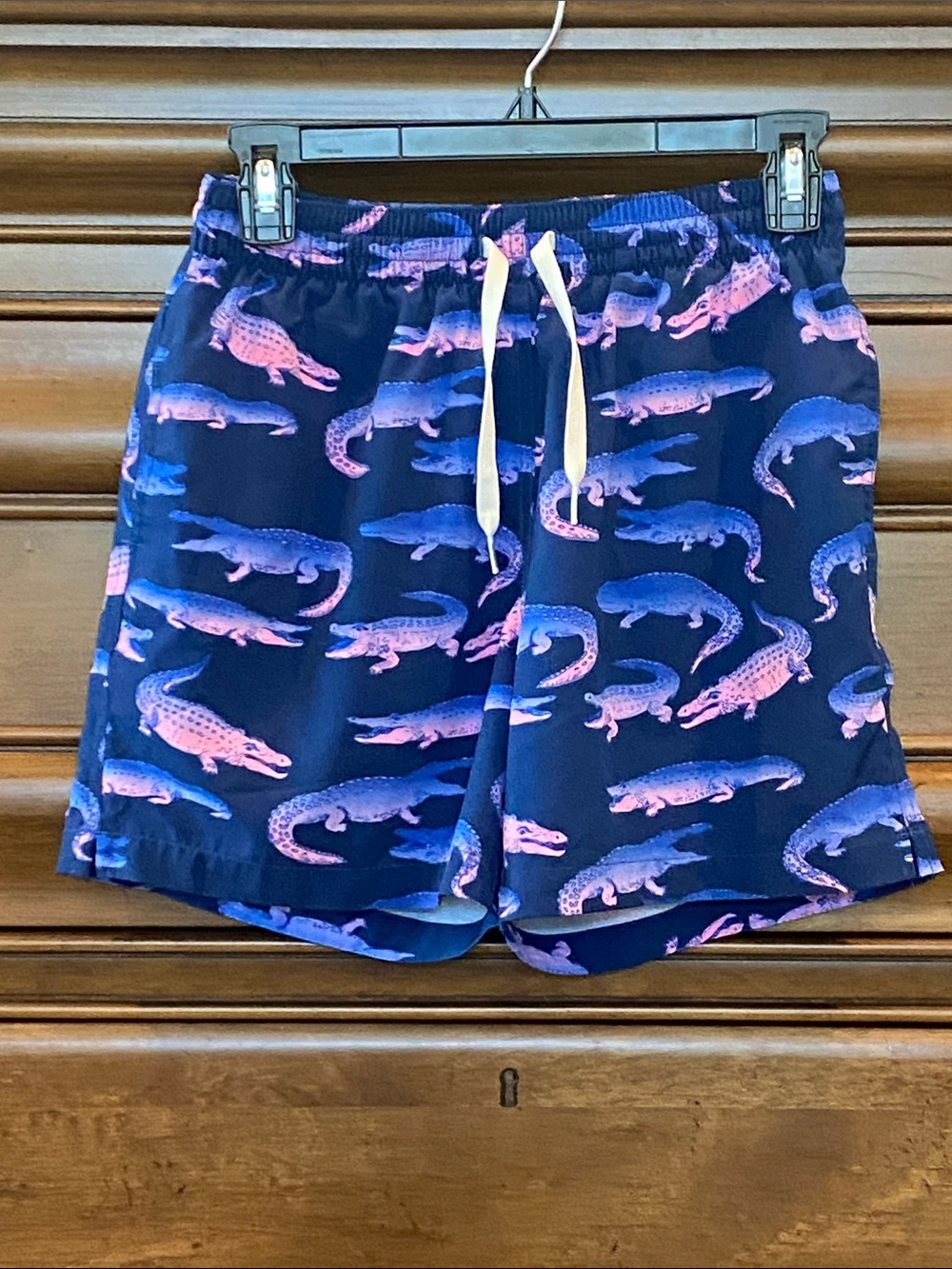 chubbies Navy Classic Swim Trunks Pink & Blue Alligator Print Small 5.5” inseam